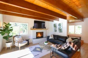 Picturesque Cabin: 2 Balconies, Walk to Lake! - Image 5