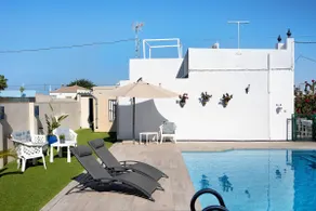 Casa Vacacional 'Preciosa Casa Tradicional' con Piscina Privada, Wi-Fi y Aire Acondicionado - Image 4