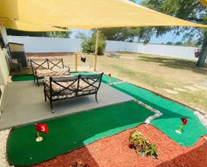 Relaxing & Massage Chair & Putt Putt & Fenced Yard - Image 4