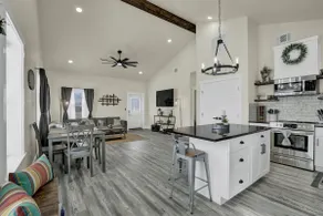 Hill Country-Fire Pit & Hot Tub! - Image 2