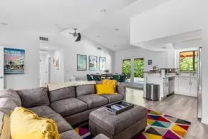 Luxury Poolside Retreat in Palm Springs - Image 2