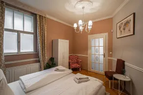 Luxury Central 150m2 Apartment on Wencelas Square with Private Garage - Image 4