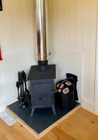 Luxury Self Contained Shepherds Hut - Double Bed - Image 3