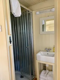 Luxury Self Contained Shepherds Hut - Double Bed - Image 5