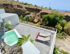 Casa Fontana, Small Oceanfront Pool. - Image 2