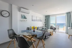 Apartment Arce Frontline seaview - Image 3