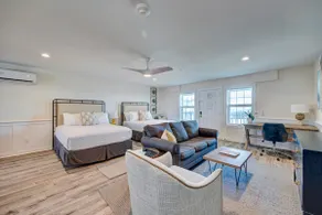 Saltwater Suites, 206 Queen 2nd Floor - Image 3