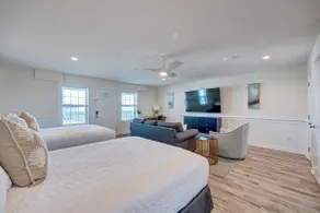 Saltwater Suites, 206 Queen 2nd Floor - Image 4