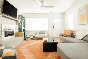 Charleston Charm - Spacious 3BR + Bikes/Scooters! - Image 2