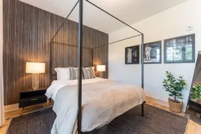 The Jailhouse Rock - Townhome with Skyline View - Image 4