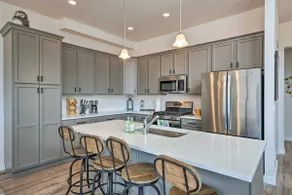 Inviting Hideout Townhome w/ Balcony & Lake Views! - Image 2
