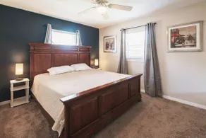 Retreat Home - Hot Tub, Fenced yard, Massage chair - Image 3