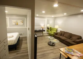 Chic Capitol Hill Apartment - Image 2