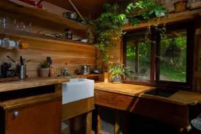 Wood Cabin & 4 Large Bell Tents - Hapus Hideaway - Image 3