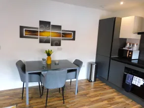 Newly refurbished 1 bed Apt in Hamilton Close to station and local amenities - Image 4