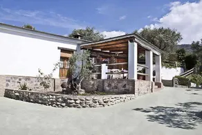 Three-bedroom cottage for 6/7 people. - Image 2