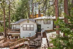 Cozy All-Season Cabin | A/C | TH Lake Access &Fire Pit - Image 2