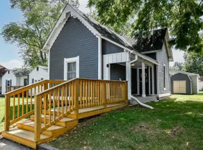 Downtown Home near Ruoff & Grand Park - Image 2