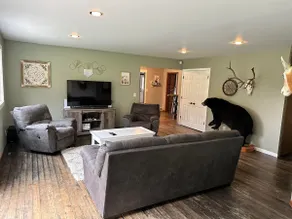 Secluded Norwalk Farmhouse: Pets, Events & Family Fun! - Image 3