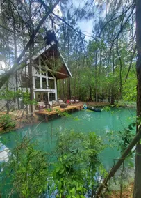 Waterfront Lonestar Cabin in a Magical Forest - Image 2