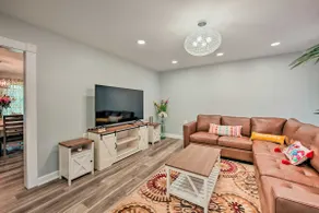 Updated Home w/ Pool Table ~ 4 Mi to Hershey! - Image 4