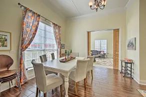 Renovated 'Carnegie Cottage' - Walk to Dtwn! - Image 3
