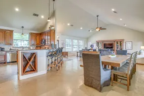 Dock & Game Room: Alvarado Lake Getaway! - Image 5