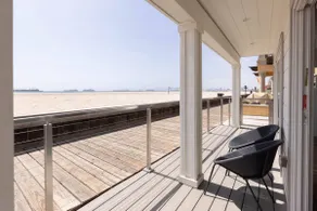 Awesome Oceanfront Retreat with View/Parking - Image 4