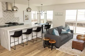 Awesome Oceanfront Retreat with View/Parking - Image 3