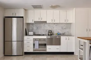 Heart of Manly - Quiet 1 Bed between Beach & Harbour - Image 4