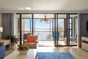 Residence with Panoramic Views and Secluded Beach - Image 5
