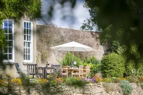 Upper Helmsley Hall - Image 5