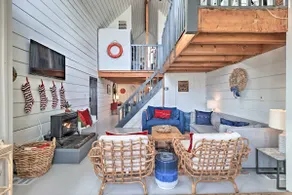 'The Chalet on Sinclair' w/ Private Dock & Kayaks! - Image 3