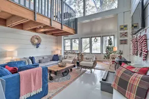 'The Chalet on Sinclair' w/ Private Dock & Kayaks! - Image 4