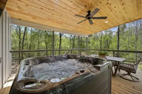 Fall Getaway | Hot Tub, Creek + Bunkroom + Kings - Image 2
