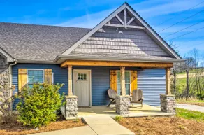 Pet-friendly Brownsville Retreat w/ Porch! - Image 2