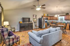 Pet-friendly Brownsville Retreat w/ Porch! - Image 3