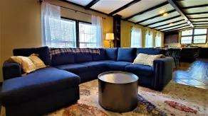 House Sleeps 10 Pets Welcome + WIFI - Image 2