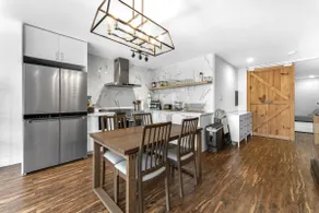 Amazing Fully Renovated Apartment on Queen St. - Image 4