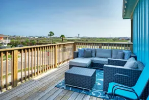 Newly Built w/ Outdoor Living, Views, Boat Parking - Image 2
