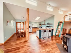 Lookout House - 3 bedrooms with ocean views - Image 5