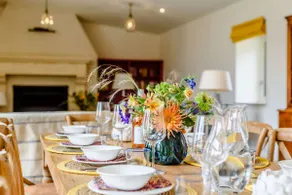 Large dog friendly holiday home with a hot tub in the Cotswolds - Coppers Barn - Image 3