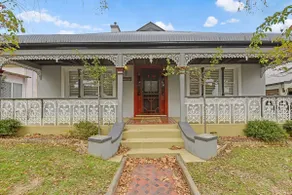 Kilarra House - Heritage Home on Byng St Sleeps 10 - Image 3