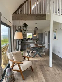 Beautiful Two Bedroom House Breathtaking Views - Image 2