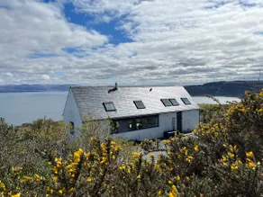 Beautiful Two Bedroom House Breathtaking Views - Image 3