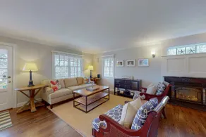 Idyllic Half-Acre Retreat with Central AC - Image 3