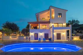 Sofia's Sunny Home + Private Pool + Gym - Image 2