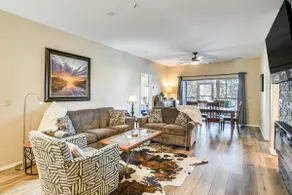Ground-Floor Condo w/ Hot Tub & Golf Course View - Image 4