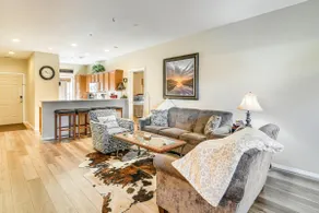 Ground-Floor Condo w/ Hot Tub & Golf Course View - Image 5