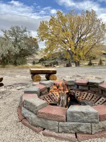 Cozy Escape: Hot Tub, Views, and Pet-Friendly - Image 2